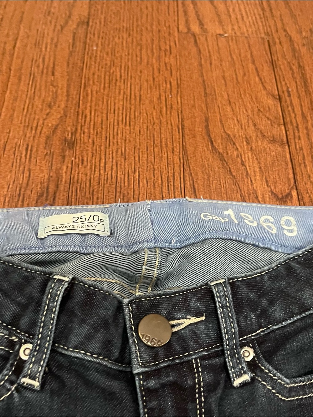 🧁y2k GAP Women's Dark Blue straight leg Jeans size 0 25 inseam - Picture 2 of 3